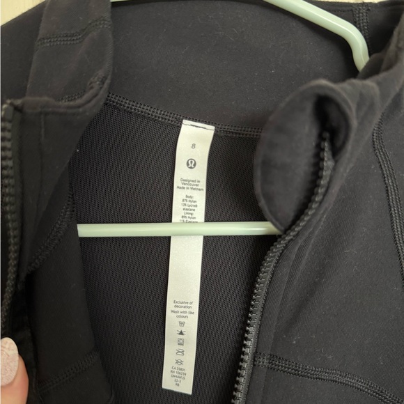 Women’s black lulu lemon size 8 define jacket - Picture 3 of 4